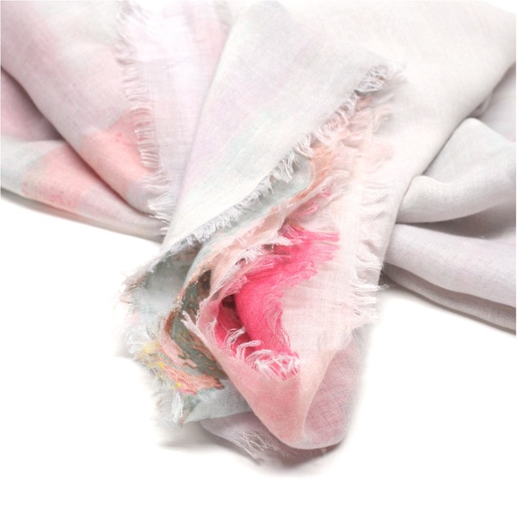 RUDSAK Large Rectangular Fringed Scarf Abstract Floral Motif 102" x 72" - Picture 4 of 9